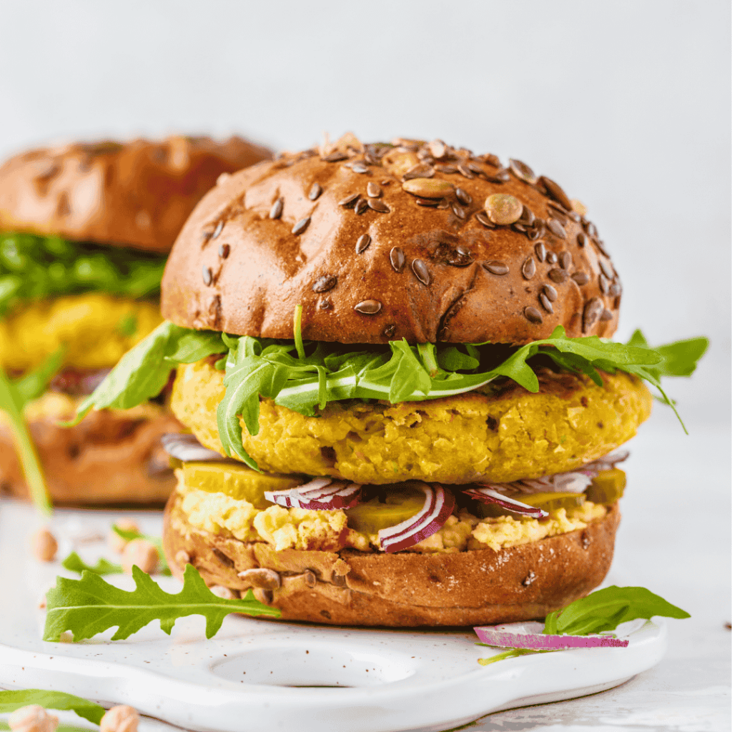 Hamburger vegan, glutenfrei, zuckerfrei und antientzündlich mit Quinoa Pattie.